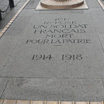 RAVIVAGE DE LA FLAMME DU SOLDAT INCONNU SOUS L'ARC DE TRIOMPHE